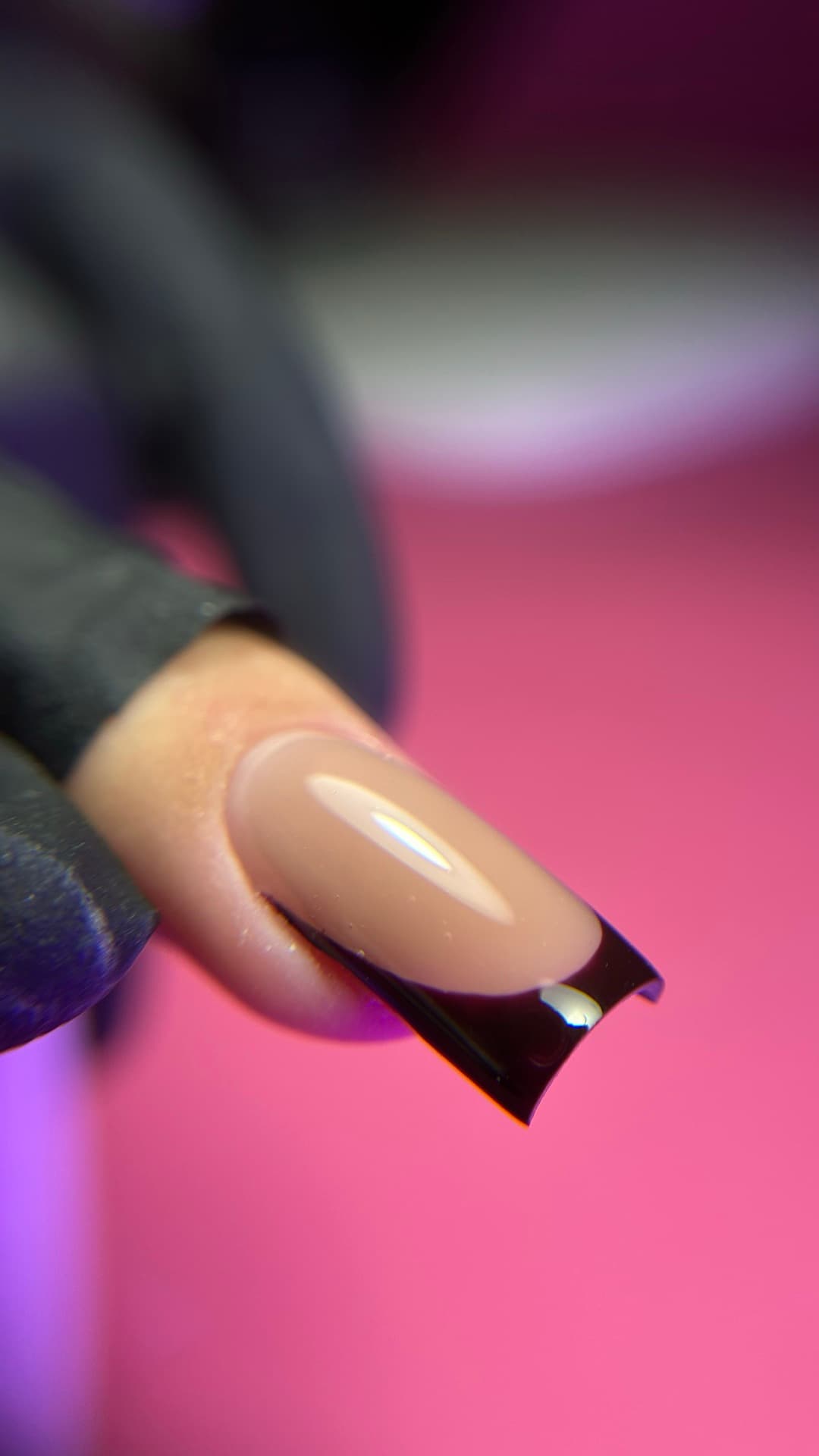 Nude square nails with black french tip — manicure hybrydowy Kraków