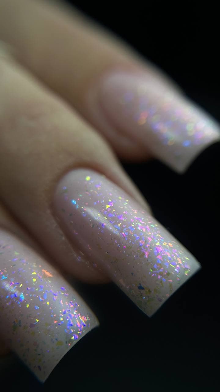 Opal flake nail design close-up — nail design Kraków